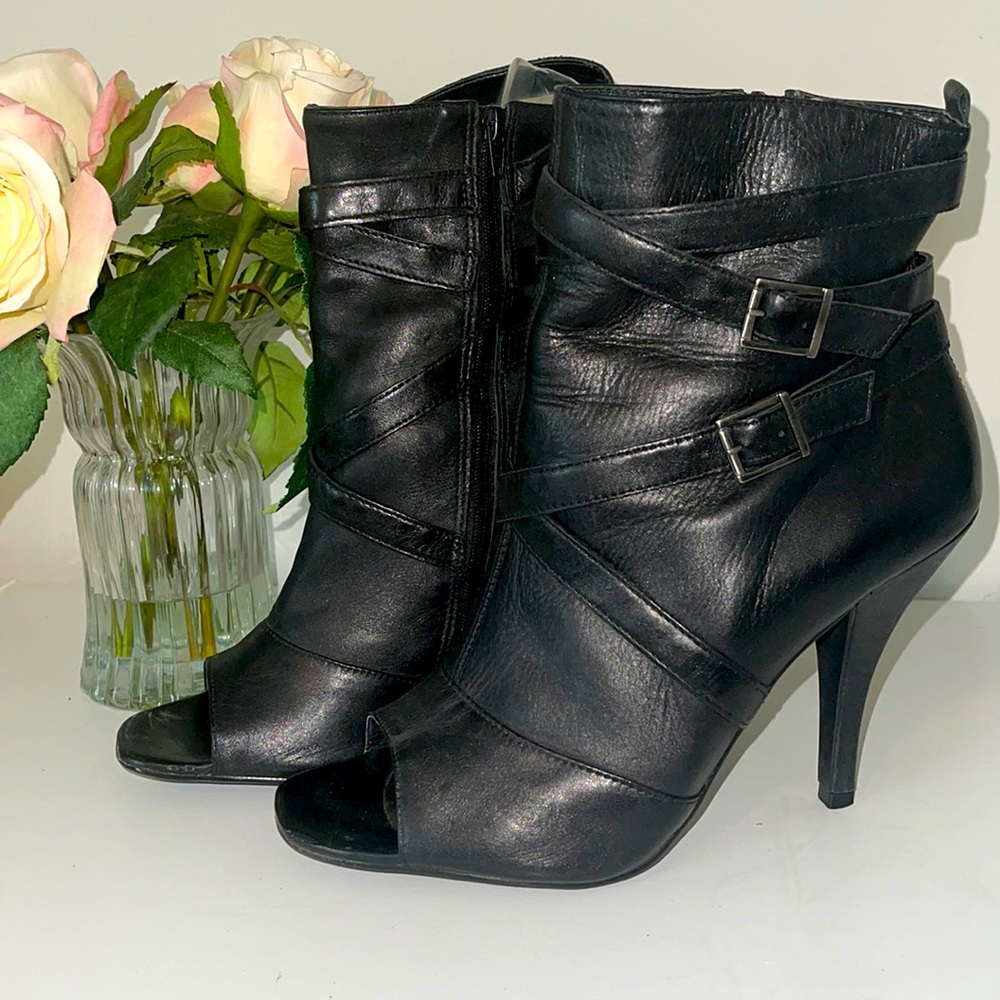 Black leather Ankle Booties